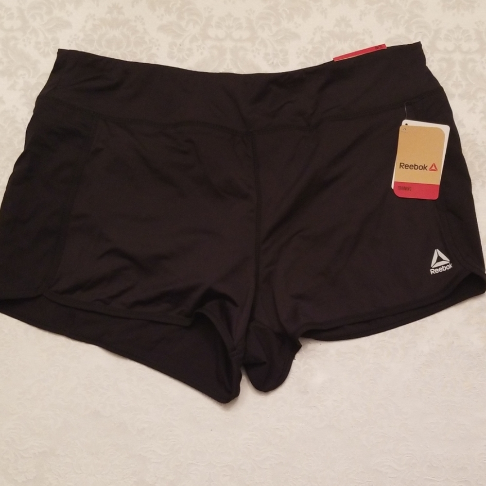 🆕️ Black Reebok Slim shorts